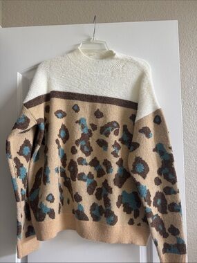 DAVI & DANI Cream, Tan & Teal Leopard Turtleneck Sweater